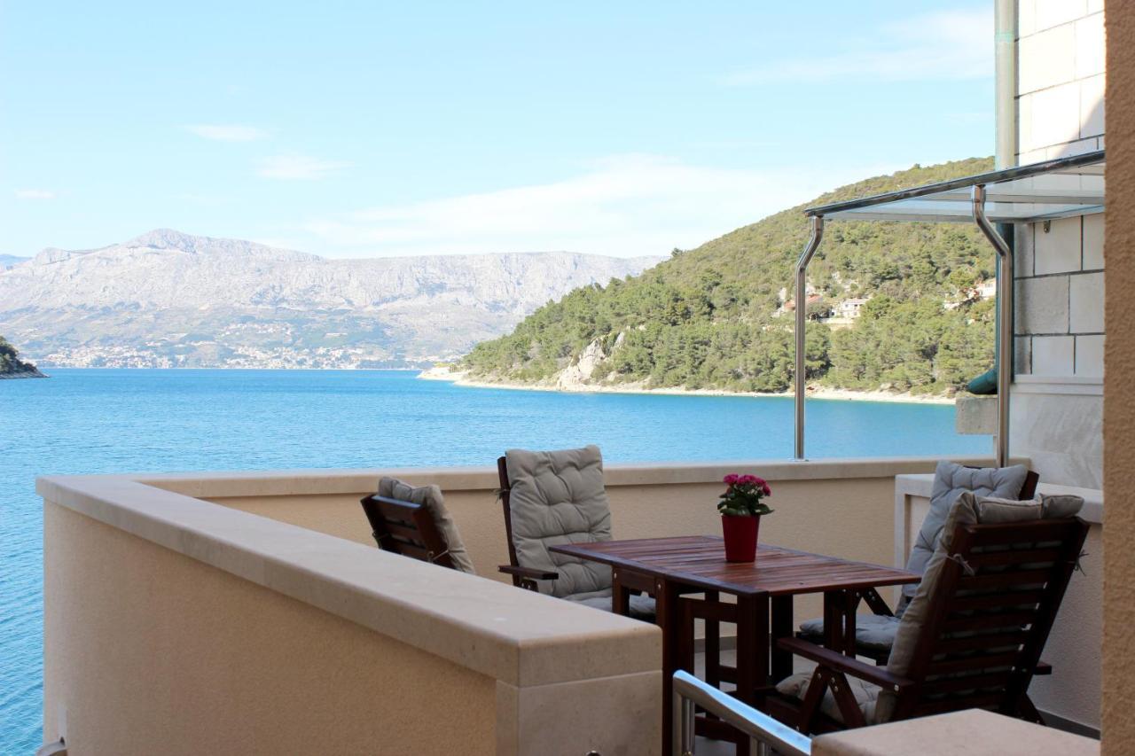 The View Apartment Pucisca Luaran gambar