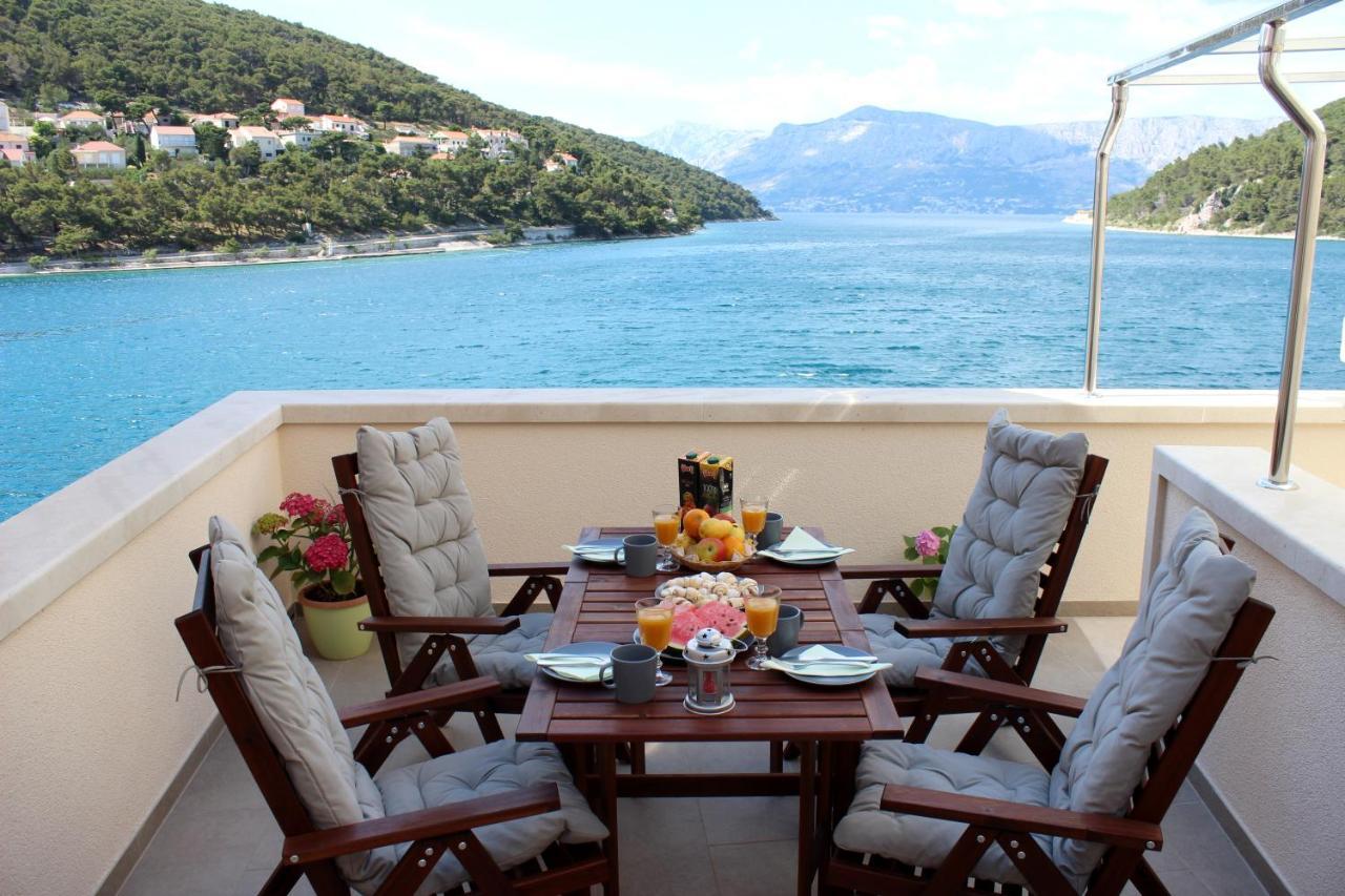 The View Apartment Pucisca Luaran gambar