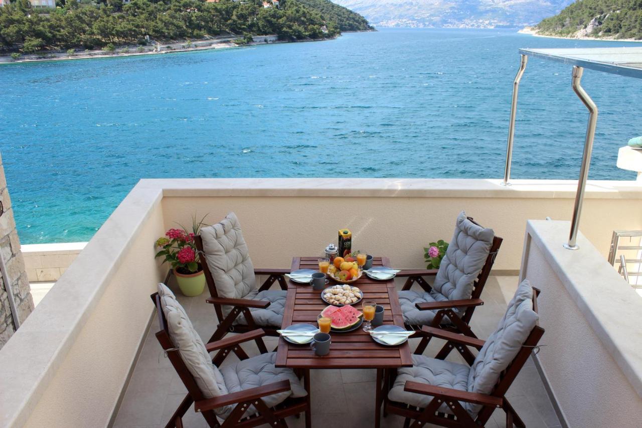 The View Apartment Pucisca Luaran gambar