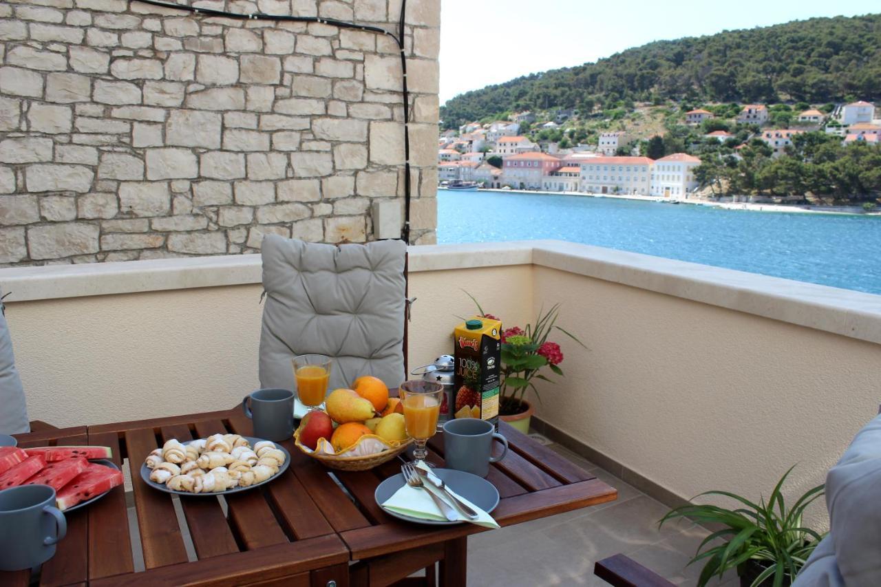 The View Apartment Pucisca Luaran gambar